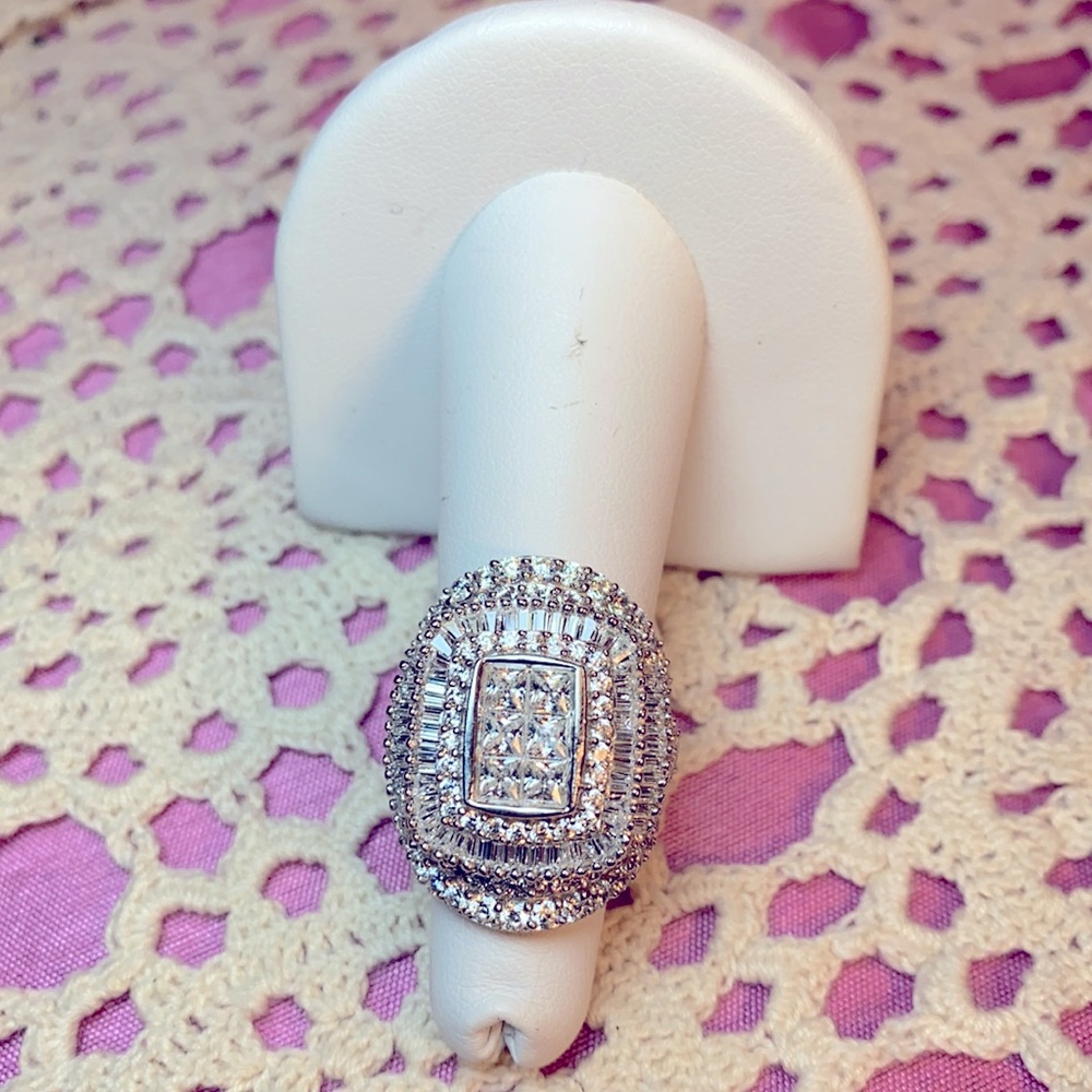 Bella Luce 8.65 White Diamond Simulant Ring